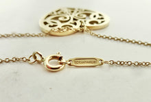 Laden Sie das Bild in den Galerie-Viewer, Authentic Tiffany & Co. Enchant Gold Heart Necklace Large Heart 18K Yellow Gold Pendant Necklace