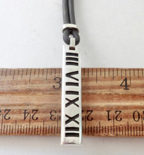 Laden Sie das Bild in den Galerie-Viewer, Authentic Tiffany & Co. Atlas Necklace Sterling Silver Black Enamel Pendant Rubber Black Cord Surfer Necklace