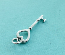 Carica l'immagine nel visualizzatore di Gallery, Authentic Tiffany & Co. Heart Key Pendant Sterling Silver Size Small Charm Necklace