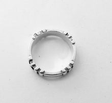 Carica l'immagine nel visualizzatore di Gallery, Authentic Tiffany & Co. Atlas Band Ring Sterling Silver Roman Numerals Ring Size 5.5
