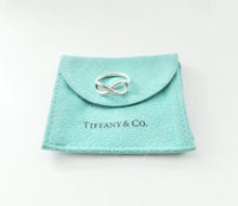 Laden Sie das Bild in den Galerie-Viewer, Authentic Tiffany & Co. Infinity Ring Sterling Silver Infinity Figure 8 Band Ring Size 5