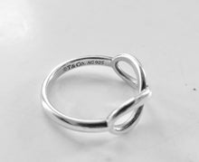 Carica l'immagine nel visualizzatore di Gallery, Authentic Tiffany & Co. Infinity Ring Sterling Silver Infinity Figure 8 Band Ring Size 4.5