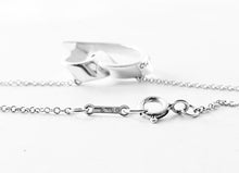 Carregar imagem no visualizador da galeria, Authentic Tiffany & Co. Paloma Picasso Loving Heart Love Necklace Sterling Silver Red Enamel Graffiti Large Pendant Necklace