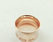 Laden Sie das Bild in den Galerie-Viewer, Authentic Tiffany Co. 1837 Rubedo Ring Wide T & Co NY Concave Metal Ring Size 6.5