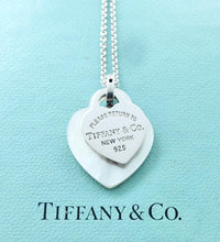 Carica l'immagine nel visualizzatore di Gallery, Authentic Return to Tiffany Hearts Necklace Sterling Silver White Mother of Pearl Tiffany & Co. Heart Tag Pendants Necklace