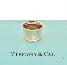 Laden Sie das Bild in den Galerie-Viewer, Authentic Tiffany Co. 1837 Rubedo Ring Wide T & Co NY Concave Metal Ring Size 6.5