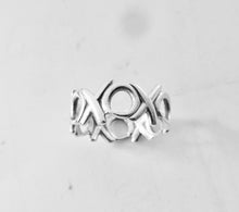 Load image into Gallery viewer, Authentic Tiffany & Co. Paloma Picasso Graffiti Ring Sterling Silver XO Love Kisses Band Ring Size 5.5