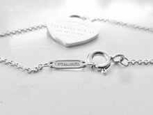 Laden Sie das Bild in den Galerie-Viewer, Authentic Return to Tiffany Small Heart Tag Necklace Sterling Silver Tiffany & Co. Size Small Heart Pendant Charm Necklace