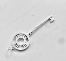 Carica l'immagine nel visualizzatore di Gallery, Authentic Tiffany & Co. Atlas Key Charm Sterling Silver Round Size Large Key Pendant Necklace