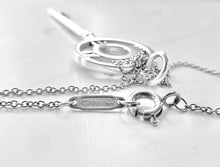 Carica l'immagine nel visualizzatore di Gallery, Authentic Tiffany & Co. Atlas Key Charm Sterling Silver Round Size Large Key Pendant Necklace