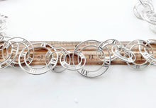 Laden Sie das Bild in den Galerie-Viewer, Tiffany & Co Atlas Link Necklace Roman Numerals Sterling Silver Round Link Necklace