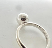Carica l'immagine nel visualizzatore di Gallery, Authentic Tiffany & Co. HardWear Ball Ring Sterling Silver 8mm Bead Ball Ring Size 4.5