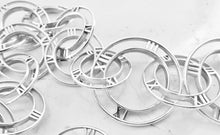Laden Sie das Bild in den Galerie-Viewer, Tiffany & Co Atlas Link Necklace Roman Numerals Sterling Silver Round Link Necklace