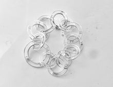 Laden Sie das Bild in den Galerie-Viewer, Tiffany & Co Atlas Link Bracelet Roman Numerals Sterling Silver Round Link Bracelet