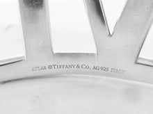 Laden Sie das Bild in den Galerie-Viewer, Tiffany & Co. Atlas Wide Hinged Bangle Bracelet Roman Numerals Sterling Silver Open Oval Bracelet