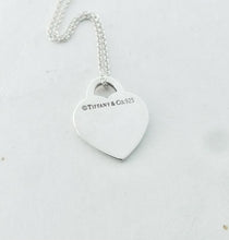 Laden Sie das Bild in den Galerie-Viewer, Authentic Return to Tiffany Small Heart Tag Necklace Sterling Silver Tiffany & Co. Size Small Heart Pendant Charm Necklace