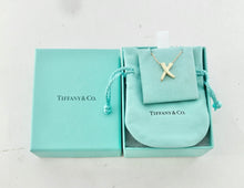 Carica l'immagine nel visualizzatore di Gallery, Authentic Tiffany &amp; Co. Paloma Picasso Graffiti X Necklace 18K Yellow Gold Medium Size Pendant Chain Necklace
