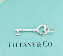 Carica l'immagine nel visualizzatore di Gallery, Authentic Tiffany &amp; Co. Heart Key Pendant Sterling Silver Size Small Charm Necklace
