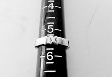 Carica l'immagine nel visualizzatore di Gallery, Authentic Tiffany &amp; Co. Atlas Band Ring Sterling Silver Roman Numerals Ring Size 5.5
