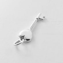 Carica l&#39;immagine nel visualizzatore di Gallery, Authentic Tiffany &amp; Co. Heart Key Diamond Sterling Silver Key Pendant Charm Necklace
