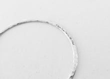 Carregar imagem no visualizador da galeria, Authentic Tiffany &amp; Co. Paloma Picasso Hammered Circle Necklace Sterling Silver Medium Round Pendant Necklace
