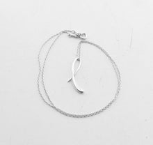 Carica l'immagine nel visualizzatore di Gallery, Authentic Tiffany &amp; Co. Elsa Peretti Sterling Silver Letter "L" Initial Pendant Necklace
