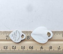 Carica l'immagine nel visualizzatore di Gallery, Authentic Return to Tiffany Hearts Necklace Sterling Silver White Mother of Pearl Tiffany &amp; Co. Heart Tag Pendants Necklace
