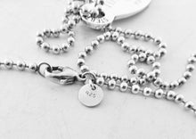 Carica l&#39;immagine nel visualizzatore di Gallery, Authentic Tiffany &amp; Co. Return to Tiffany Dog Tag Necklace Sterling Silver Large Oval Pendant Necklace
