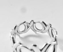 Load image into Gallery viewer, Authentic Tiffany &amp; Co. Paloma Picasso Graffiti Ring Sterling Silver XO Love Kisses Band Ring Size 5.5
