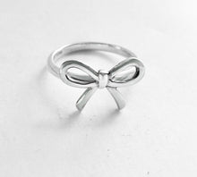 Load image into Gallery viewer, Authentic Tiffany &amp; Co. Bow Ring Sterling Silver Bows Bowtie Ring Size 5.5
