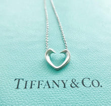 Carregar imagem no visualizador da galeria, Authentic Tiffany &amp; Co. Paloma Picasso Tenderness Heart Necklace Modern Heart Mini Size Pendant Necklace
