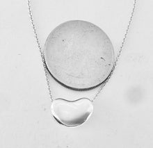 Carica l'immagine nel visualizzatore di Gallery, Authentic Tiffany &amp; Co. Elsa Peretti Bean Necklace 14mm Sterling Silver Bean Pendant Necklace
