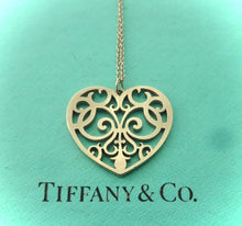 Laden Sie das Bild in den Galerie-Viewer, Authentic Tiffany &amp; Co. Enchant Rubedo Heart Necklace Large Heart Rosy Glow Metal Pendant Necklace
