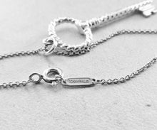 Carica l'immagine nel visualizzatore di Gallery, Authentic Tiffany &amp; Co. Oval Twist Key Sterling Silver Twisted Size Medium Keys Pendant Necklace
