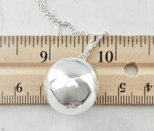 Carica l'immagine nel visualizzatore di Gallery, Authentic Tiffany Co. HardWear Ball Pendant Necklace Sterling Silver Bead Ball Necklace 19mm
