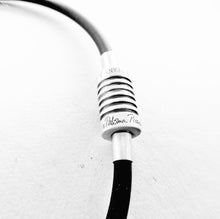 Carregar imagem no visualizador da galeria, Authentic Tiffany &amp; Co. Paloma Picasso Groove Bracelet Rubber Round Wire Sterling Silver Surfer Bracelet
