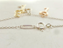 Laden Sie das Bild in den Galerie-Viewer, Tiffany &amp; Co. Three Key Necklace 18k Yellow Gold Rose Gold Sterling Silver Mini Pendant Trefoil Heart Oval 3 Keys necklace
