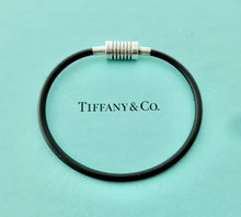 Carregar imagem no visualizador da galeria, Authentic Tiffany &amp; Co. Paloma Picasso Groove Bracelet Rubber Round Wire Sterling Silver Surfer Bracelet

