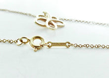 Carregar imagem no visualizador da galeria, Authentic Tiffany &amp; Co. Villa Paloma Flower Necklace Rose Gold Small Paloma Picasso Flower Pendant 16 Inch Necklace
