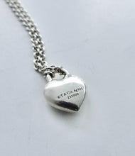 Laden Sie das Bild in den Galerie-Viewer, Authentic Return to Tiffany Full Heart Necklace Sterling Silver Tiffany &amp; Co. Size Mini Heart Tag Pendant Necklace
