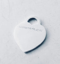 Carica l'immagine nel visualizzatore di Gallery, Authentic Tiffany &amp; Co. Blue Enamel Heart Tag Charm Size Medium Sterling Silver Pendant Necklace
